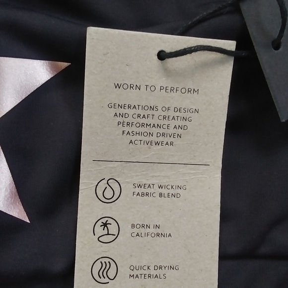 HOT! STRUT THIS Sports Bra - Picture 6 of 6